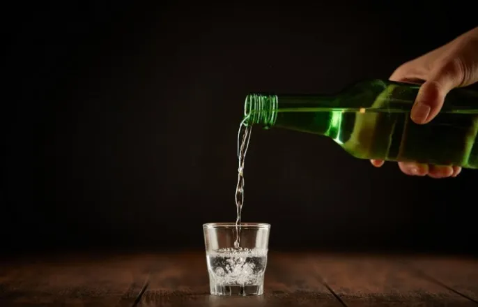 노란 수영복에 섹시한 몸매 어필하는 존예 처자