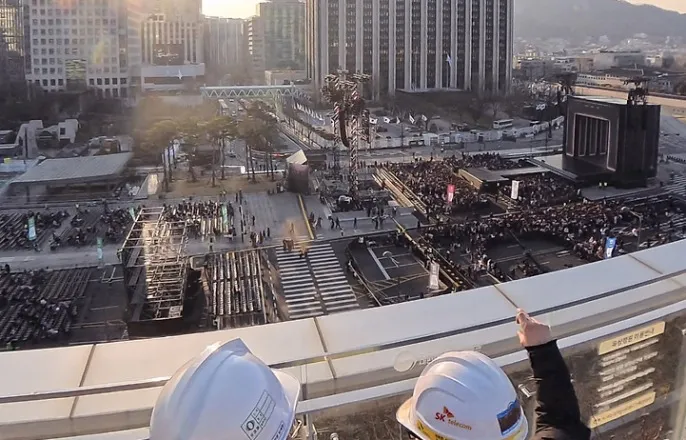 노란 수영복에 섹시한 몸매 어필하는 존예 처자