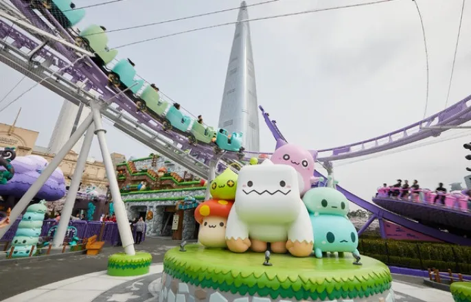 노란 수영복에 섹시한 몸매 어필하는 존예 처자