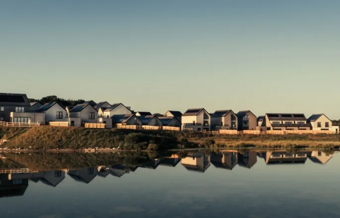 노란 수영복에 섹시한 몸매 어필하는 존예 처자
