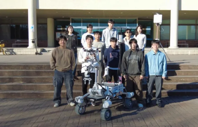 노란 수영복에 섹시한 몸매 어필하는 존예 처자