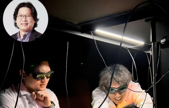 노란 수영복에 섹시한 몸매 어필하는 존예 처자