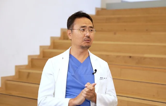 노란 수영복에 섹시한 몸매 어필하는 존예 처자