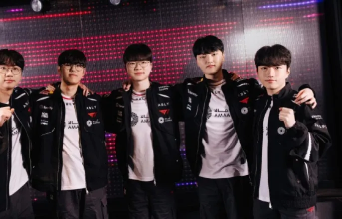 노란 수영복에 섹시한 몸매 어필하는 존예 처자