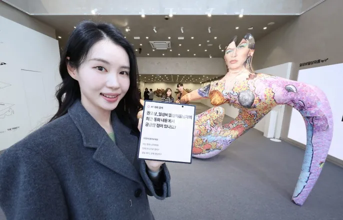 노란 수영복에 섹시한 몸매 어필하는 존예 처자