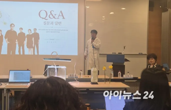 노란 수영복에 섹시한 몸매 어필하는 존예 처자