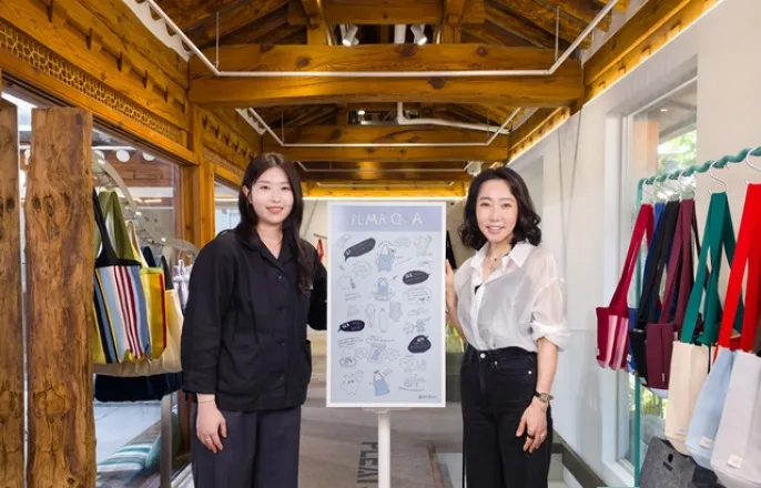 노란 수영복에 섹시한 몸매 어필하는 존예 처자
