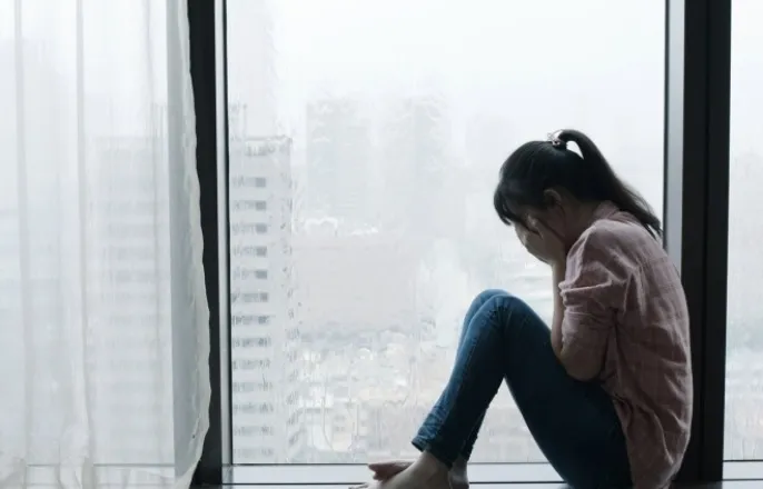 노란 수영복에 섹시한 몸매 어필하는 존예 처자