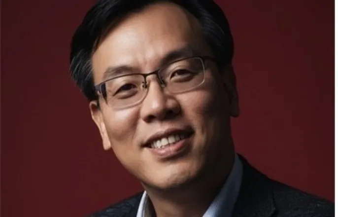 노란 수영복에 섹시한 몸매 어필하는 존예 처자