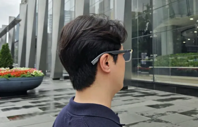 노란 수영복에 섹시한 몸매 어필하는 존예 처자