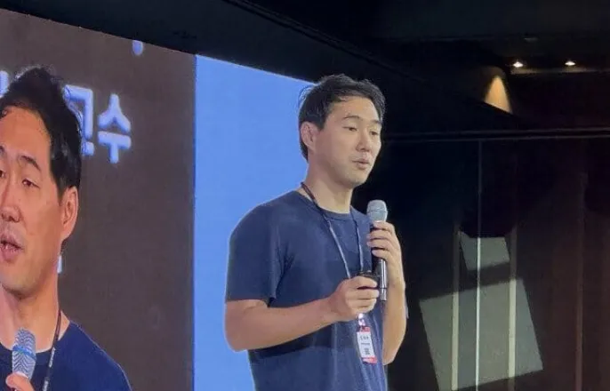 노란 수영복에 섹시한 몸매 어필하는 존예 처자