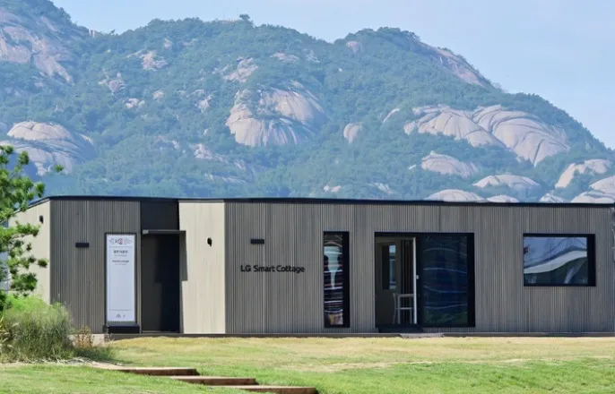 노란 수영복에 섹시한 몸매 어필하는 존예 처자