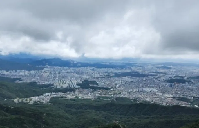 노란 수영복에 섹시한 몸매 어필하는 존예 처자