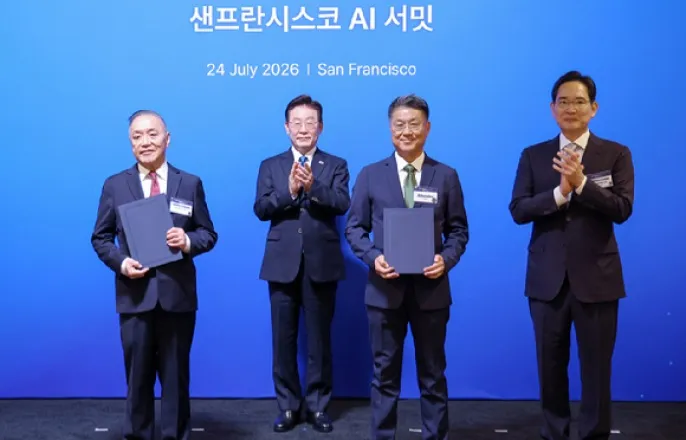 노란 수영복에 섹시한 몸매 어필하는 존예 처자