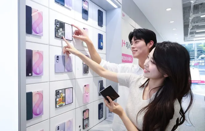 노란 수영복에 섹시한 몸매 어필하는 존예 처자