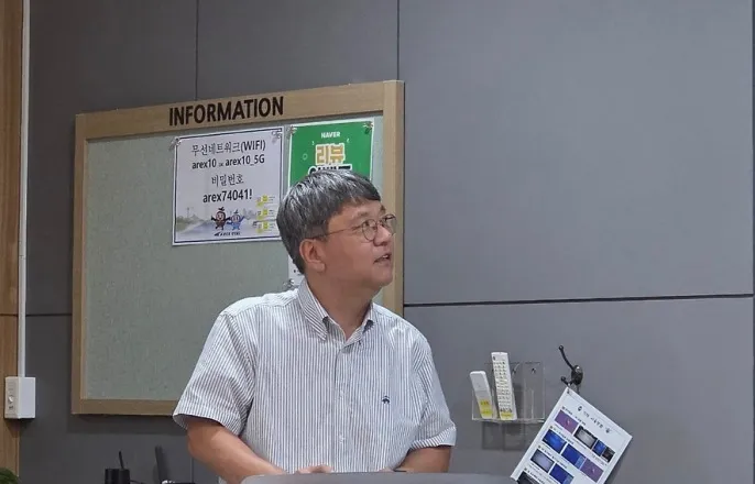 노란 수영복에 섹시한 몸매 어필하는 존예 처자
