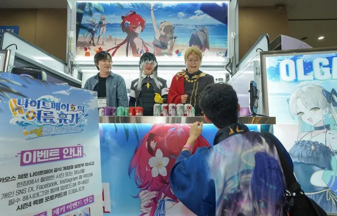 노란 수영복에 섹시한 몸매 어필하는 존예 처자