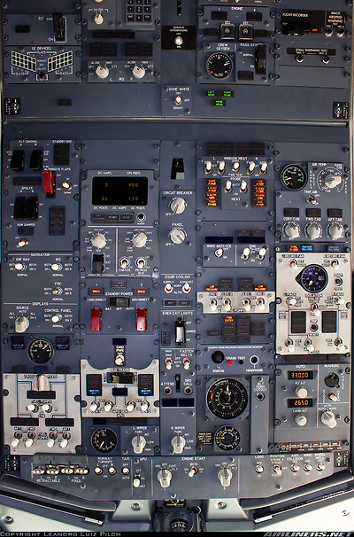 Boeing 737-8EH aircraft picture