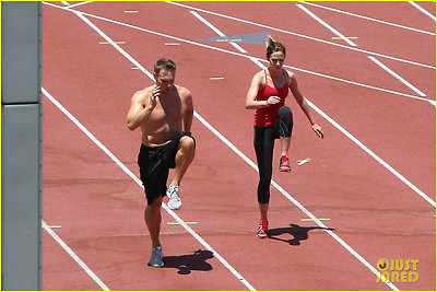 emily blunt workout 05