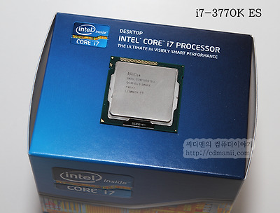 i7-3770K i7-2600K 비교, 비교, 벤치마크, 아이비브릿지, 샌디브릿지, 센디브릿지, Ivy Bridge, Sandy Bridge, i7-3770K, 오버클러킹, ES, CPU-Z, 공냉, 5.4Ghz, 7Ghz, ASUS SABERTOOTH Z77, A/S, 오버, QC45 ES, 3.5Ghz, i7-2600K, 소음, 전압, 효율, 전력측정, i7-3770K ES, HD4000, HD 4000, HD3000, HD 3000, 4Core 8-Way Multitask Processing, DZ77GA-70K, 인텔, 메인보드, 아수스, CPU, i7-3770K i7-2600K 비교를 해 보았습니다. ES버전을 미리 받아서 써보고 몇가지를 테스트 해 보았습니다. 사실 i7-2700K와 비교를 해야하는데 약간 클럭은 낮지만 i7-3770K 와 i7-2600K 를 비교한것을 감안하고 봐주세요. 엔지니어링 샘플에서는 TDP가 77W로 공개가 되었지만 현재 정식패키지에는 TDP 95W로 변경이 되었습니다. TDP는 물론 열설계전력일 뿐이고 실제로는 메인보드도 발전하고 공정도 더 정밀해졌기 때문에 전력소모량이 크게 줄었습니다.