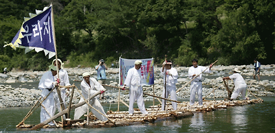 아우라지 뗏목축제 : 아우라지 뗏목타고 과거속 여름여행