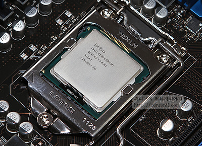 i7-3770K i7-2600K 비교, 비교, 벤치마크, 아이비브릿지, 샌디브릿지, 센디브릿지, Ivy Bridge, Sandy Bridge, i7-3770K, 오버클러킹, ES, CPU-Z, 공냉, 5.4Ghz, 7Ghz, ASUS SABERTOOTH Z77, A/S, 오버, QC45 ES, 3.5Ghz, i7-2600K, 소음, 전압, 효율, 전력측정, i7-3770K ES, HD4000, HD 4000, HD3000, HD 3000, 4Core 8-Way Multitask Processing, DZ77GA-70K, 인텔, 메인보드, 아수스, CPU, i7-3770K i7-2600K 비교를 해 보았습니다. ES버전을 미리 받아서 써보고 몇가지를 테스트 해 보았습니다. 사실 i7-2700K와 비교를 해야하는데 약간 클럭은 낮지만 i7-3770K 와 i7-2600K 를 비교한것을 감안하고 봐주세요. 엔지니어링 샘플에서는 TDP가 77W로 공개가 되었지만 현재 정식패키지에는 TDP 95W로 변경이 되었습니다. TDP는 물론 열설계전력일 뿐이고 실제로는 메인보드도 발전하고 공정도 더 정밀해졌기 때문에 전력소모량이 크게 줄었습니다.