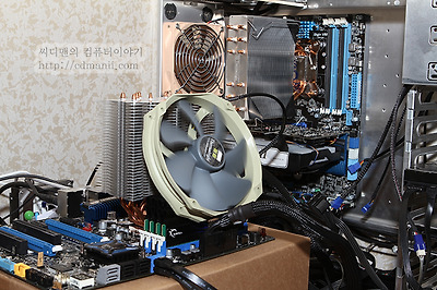 i7-3770K i7-2600K 비교, 비교, 벤치마크, 아이비브릿지, 샌디브릿지, 센디브릿지, Ivy Bridge, Sandy Bridge, i7-3770K, 오버클러킹, ES, CPU-Z, 공냉, 5.4Ghz, 7Ghz, ASUS SABERTOOTH Z77, A/S, 오버, QC45 ES, 3.5Ghz, i7-2600K, 소음, 전압, 효율, 전력측정, i7-3770K ES, HD4000, HD 4000, HD3000, HD 3000, 4Core 8-Way Multitask Processing, DZ77GA-70K, 인텔, 메인보드, 아수스, CPU, i7-3770K i7-2600K 비교를 해 보았습니다. ES버전을 미리 받아서 써보고 몇가지를 테스트 해 보았습니다. 사실 i7-2700K와 비교를 해야하는데 약간 클럭은 낮지만 i7-3770K 와 i7-2600K 를 비교한것을 감안하고 봐주세요. 엔지니어링 샘플에서는 TDP가 77W로 공개가 되었지만 현재 정식패키지에는 TDP 95W로 변경이 되었습니다. TDP는 물론 열설계전력일 뿐이고 실제로는 메인보드도 발전하고 공정도 더 정밀해졌기 때문에 전력소모량이 크게 줄었습니다.