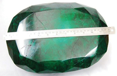 거대한 에메랄드