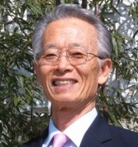 윤이현 아동문학가