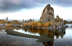 Mono Lake Tufa in Brown 작성자 Wiggum03