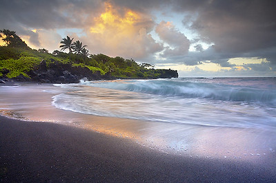 PatrickSmithPhotography님이 촬영한 Waianapanapa Sands - Maui.