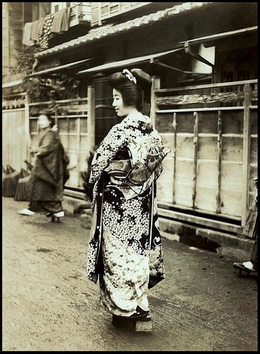 19세기 일본의 대규모 혼혈정책으로 게이샤들의 외모 변천사