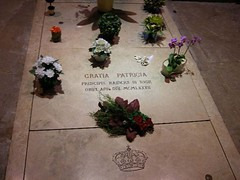 그레이스케리의 묘