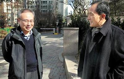 이인식씨와 최보식 기자 사진