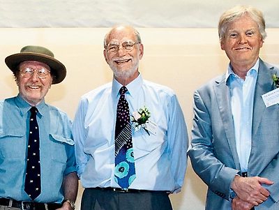 왼쪽부터 제프리 홀 메인대 교수, 마이클 로스배시 브랜다이스대 교수, 마이클 영 록펠러대 교수.