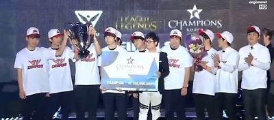 ‘롤챔스’ SKT, 페이커·벵기없이 우승… 한국 최고 등극 기사의 사진