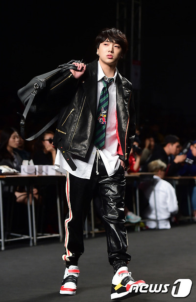 '모델 변신' 강승윤, '노는 오빠 포스~'