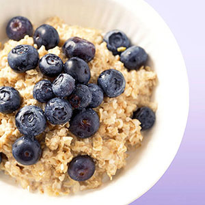 Oatmeal with blueberries