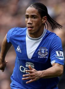Spurs ponder Pienaar move