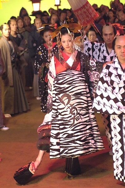 [영화]사쿠란 - 황홀할 정도로 화려한 색감이 잊혀지지 않는 일본 고급창녀 오이란 영화