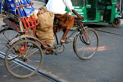 고달픈 삶, 멈출 수 없는 시간