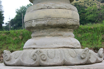 신라 진성여왕이 공주일 때 세운 석등