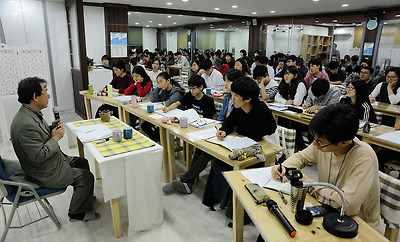  김삼웅 선생은 팽이가 구심점이 없으면 쓰러지듯 민족주의라는 구심점을 단단히 붙들지 않으면 외세의 원심력에 의해 쓰러지게 된다고 했다. 