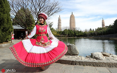 图片默认标题 图片默认标题_fororder_白族少女