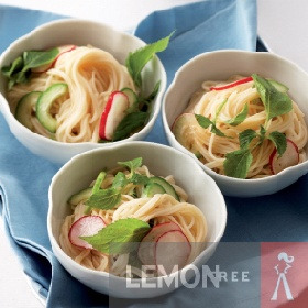 깻잎순비빔국수