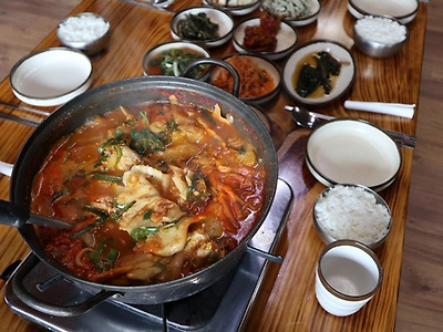 아산맛집, 얼큰한 국물과 수제비가 돋보이는 ‘쌍둥이 매운탕’