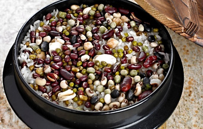 각종 콩으로 지은 밥