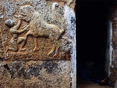  Stone relief on Bangalore's City Fort (1537)