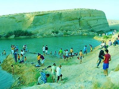 가프 사 비치, 가프 호수, 신비의 호수 가프가, 신비 가프 호수 튀니지 사막, 튀니지에서 미스터리 호수, 미스터리 호수 튀니지 사막에 나타납니다, 호수 gasfa 튀니지, 튀니지 신비한 호수 가프에서 신비 나타나는 신비한 호수 튀니지 사막, 가프 사 비치 gasfa : 신비 호수는 튀니지 사막에서 발견.  파라다이스 또는 독?  이 신비의 호수 튀니지에서 갑자기 나타나 방사성 될 수 있습니다., 튀니지 사막에서 가프 근처에 물이 가득이 분화구의보기.  사진 : 페이스 북, 가프 호수 나 가프 사 비치의 전망.  물이 가득이 신비 균열이나 분화구 튀니지 사막에서 가프 근처에서 발견되었다.  사진 : 페이스 북, 신비의 호수, 가프 호수 튀니지, 신비의 호수, 사막, 가프 해변 미스터리 튀니지는 이상한 호수는 아무 2014년 7월 가프, 이상한 현상, 미스터리 장소, 가프 호수의 오염이 맞지