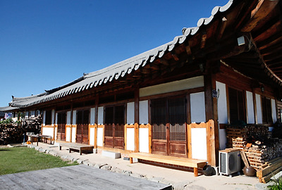 하늘바람 한옥민박 전경